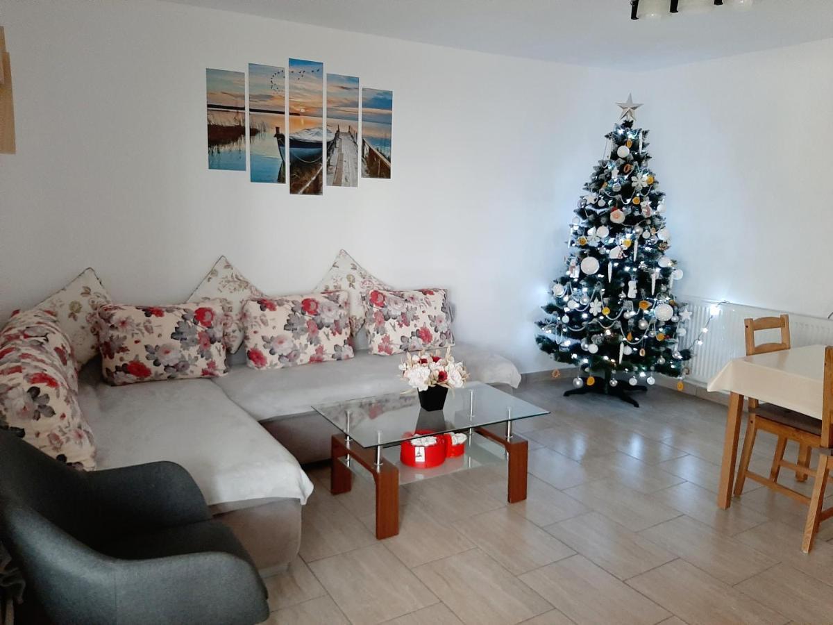 Milea'S Guesthouse برانْ المظهر الخارجي الصورة